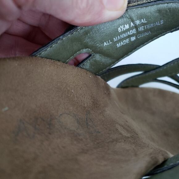 Axxiom olive green wedge vegan sandals size 6 1/2 - Picture 7 of 7